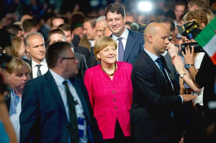 Angela Merkel támadja az AFD-t